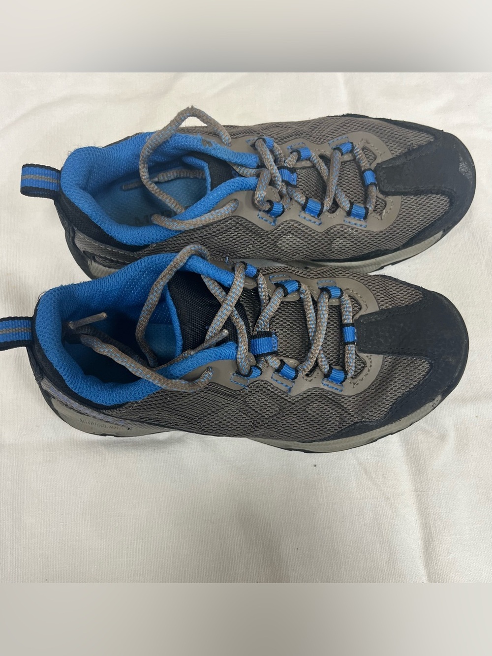 Merrill Boys chameleon Gray and Blue Athletic Sneakers